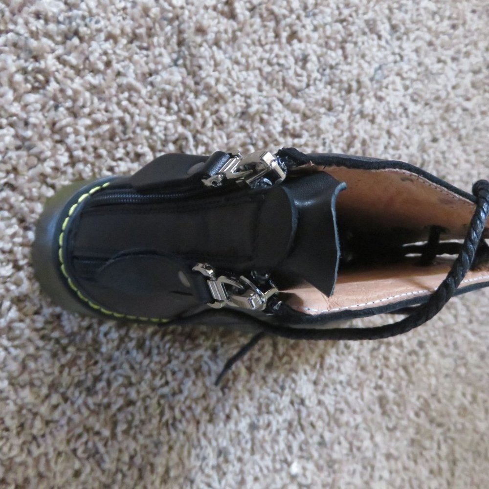 Boots - Picture 5 of 5